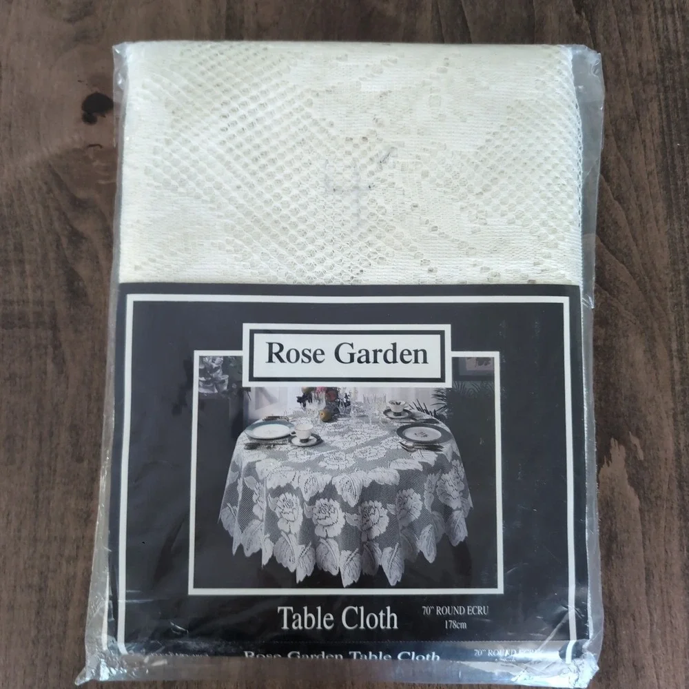 Vintage Rose Garden Tablecloth 70